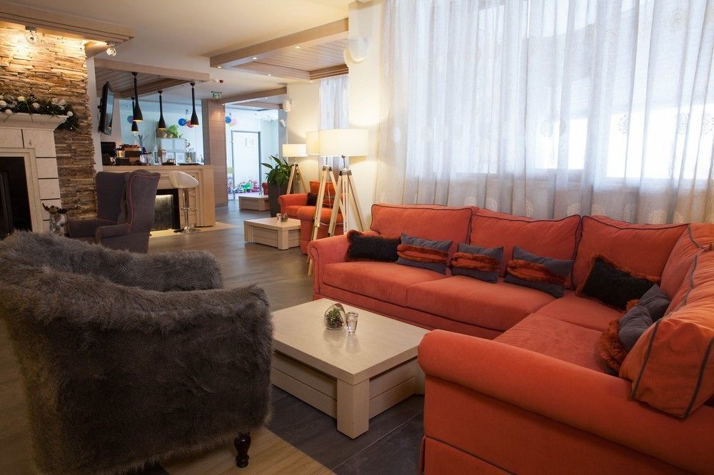 Amira Boutique Hotel Bansko Bagian luar foto Interior of a modern house