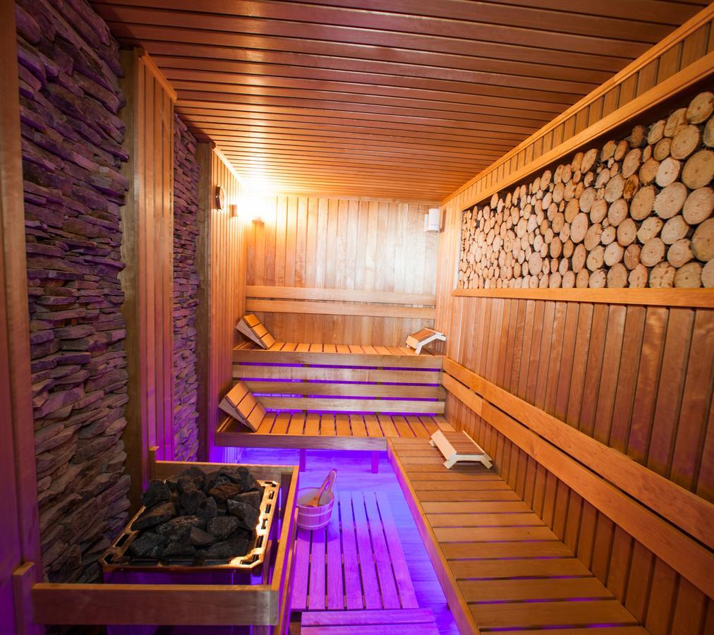 Amira Boutique Hotel Bansko Bagian luar foto A modern Finnish sauna