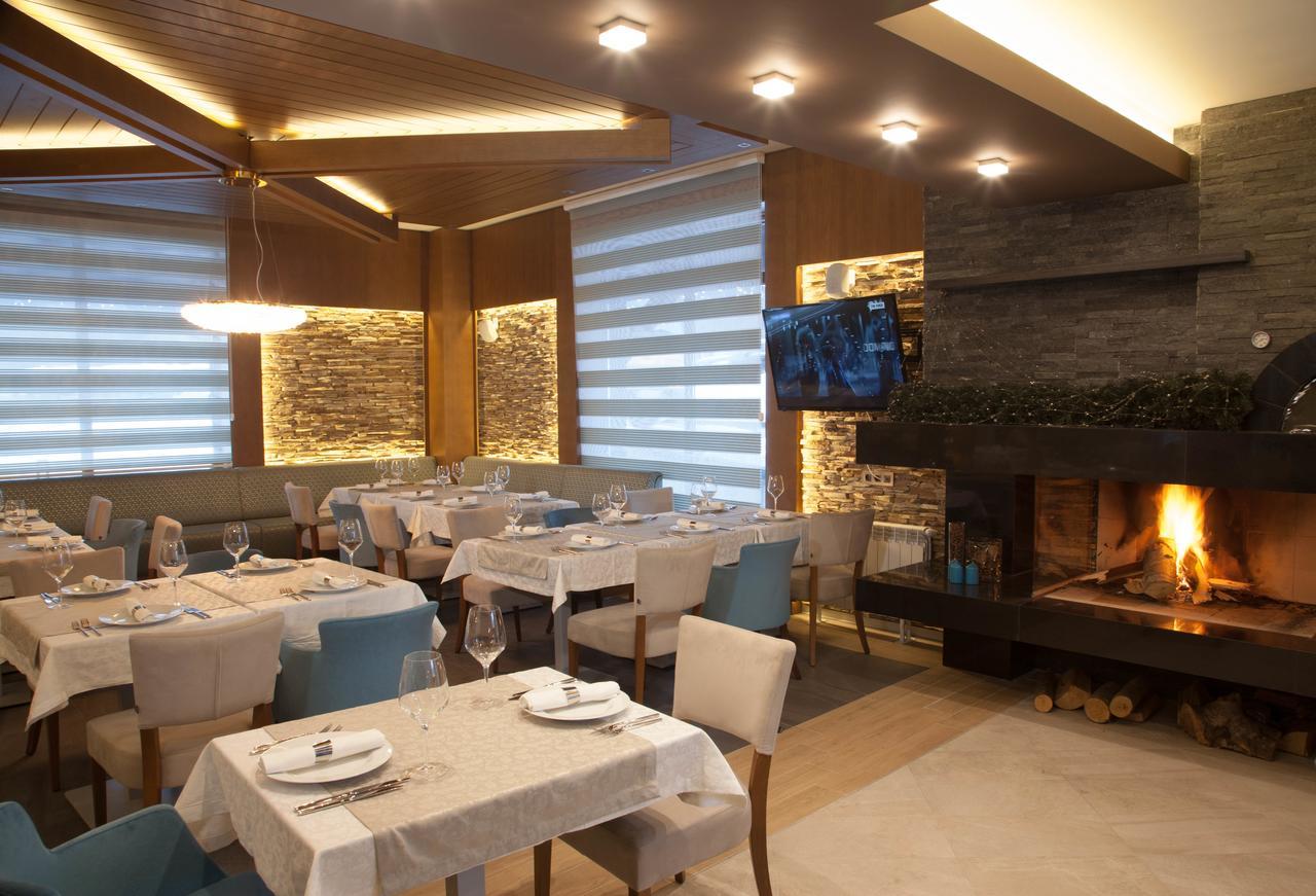 Amira Boutique Hotel Bansko Bagian luar foto Restaurant in Athens