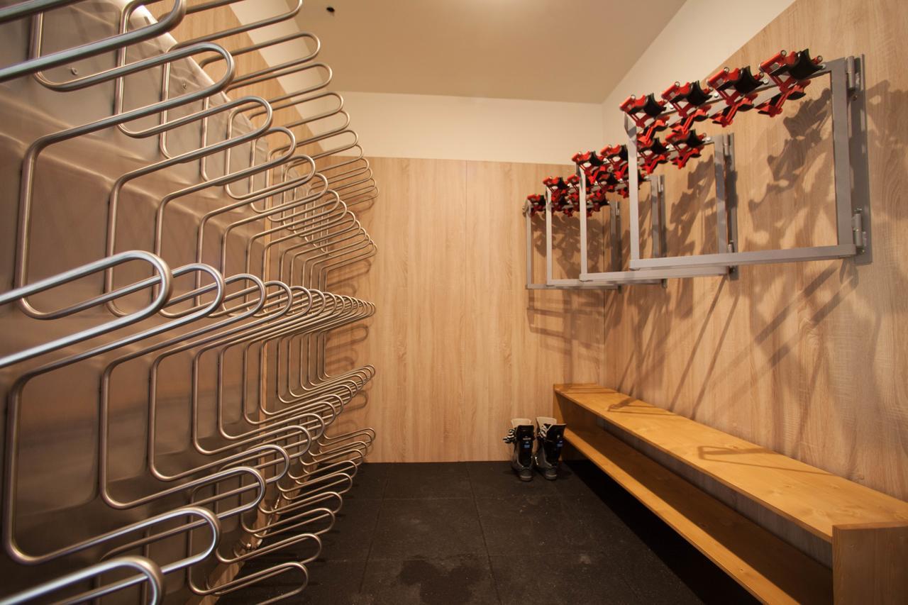 Amira Boutique Hotel Bansko Bagian luar foto The locker room at the Olympic Stadium in Munich