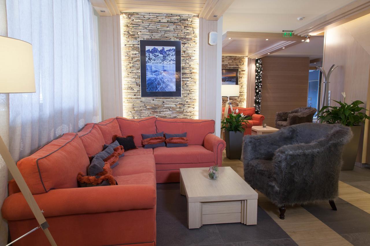 Amira Boutique Hotel Bansko Bagian luar foto The lobby of the hotel