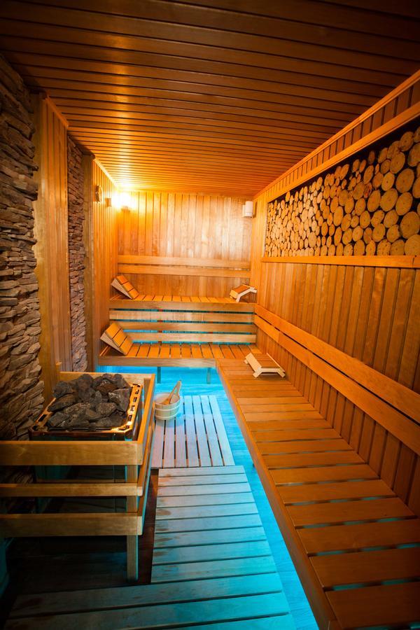 Amira Boutique Hotel Bansko Bagian luar foto A modern Finnish sauna