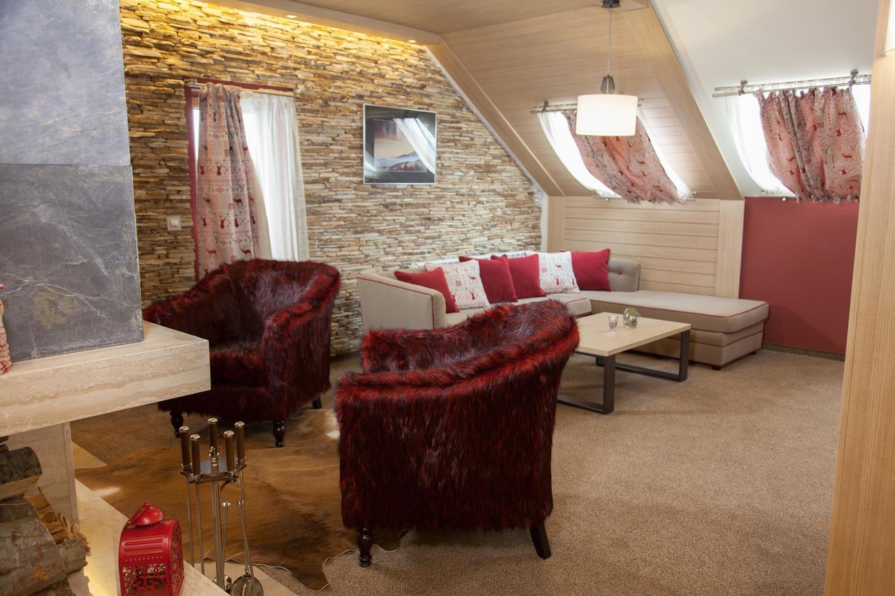 Amira Boutique Hotel Bansko Bagian luar foto A modern attic apartment