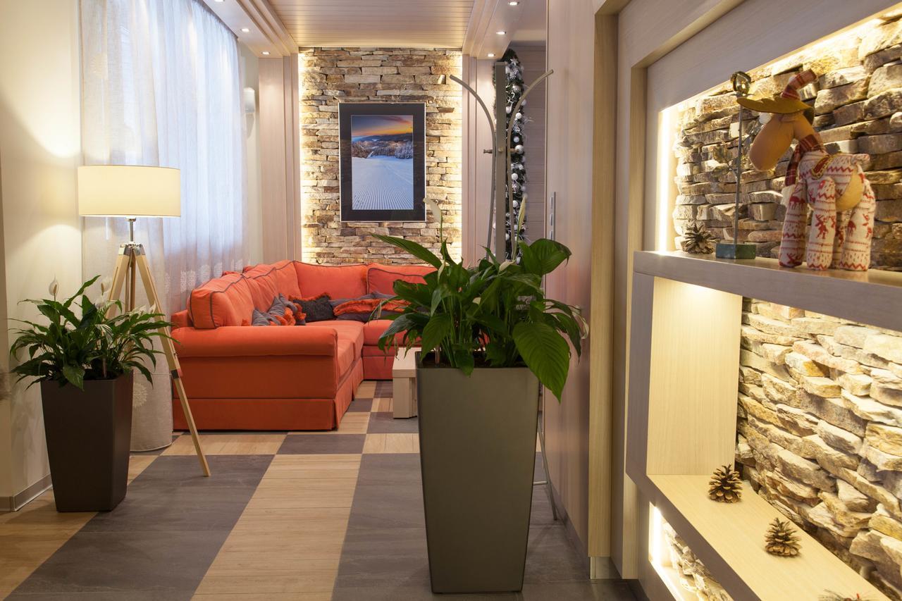 Amira Boutique Hotel Bansko Bagian luar foto Interior of the hotel