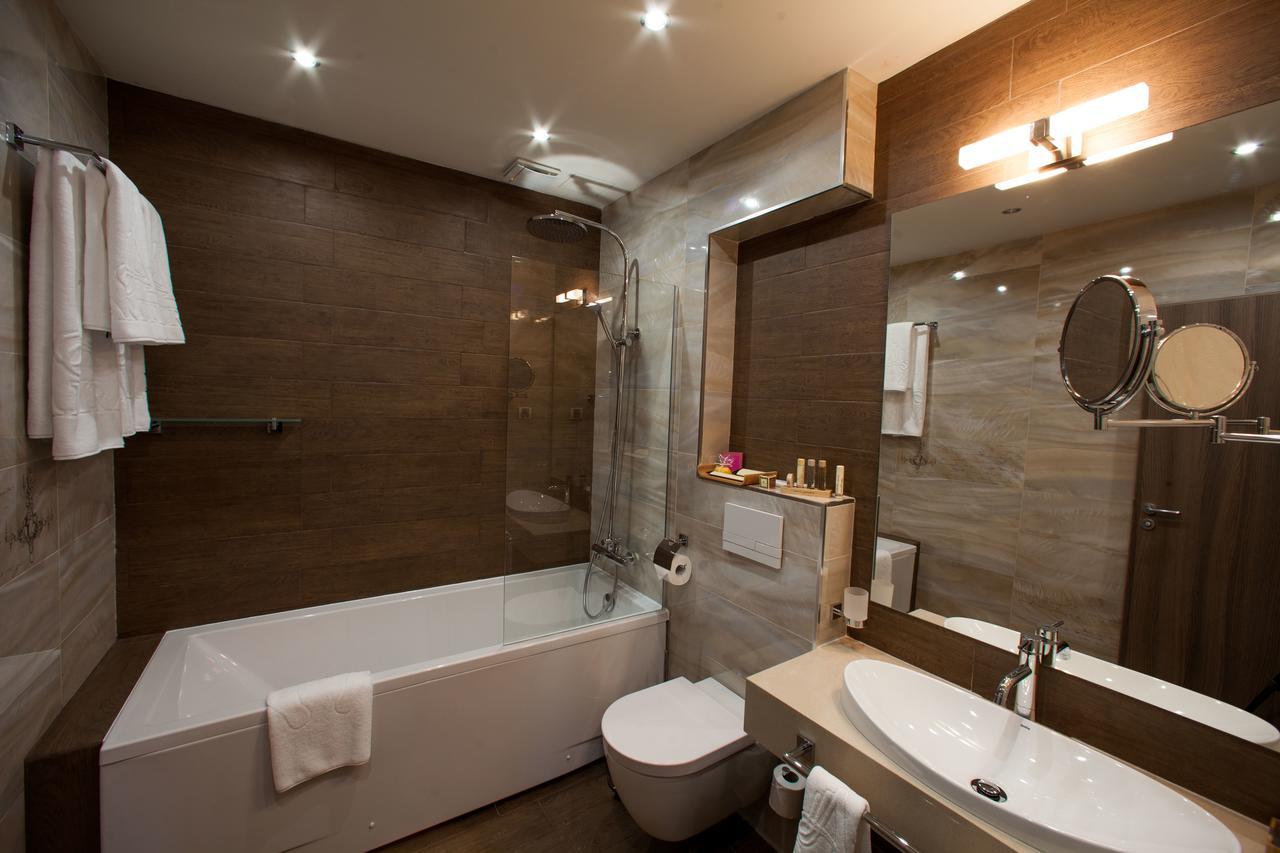 Amira Boutique Hotel Bansko Bagian luar foto Bathroom