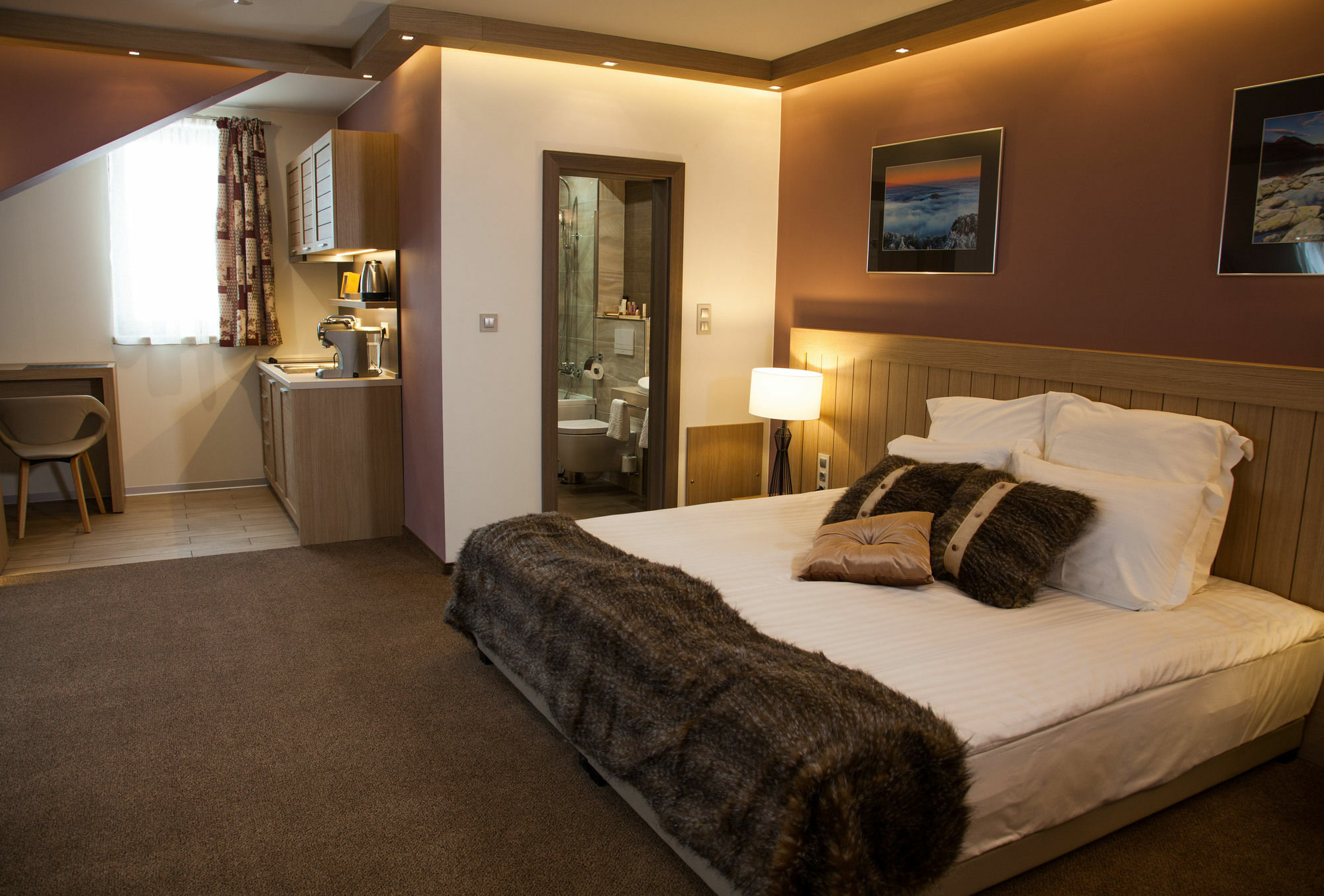 Amira Boutique Hotel Bansko Bagian luar foto A studio apartment