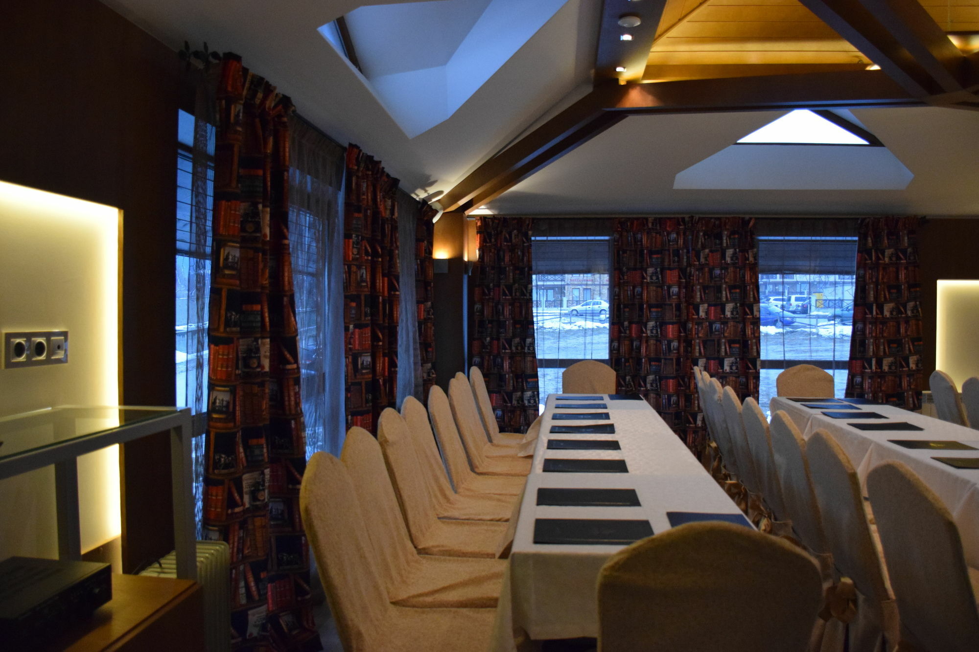 Amira Boutique Hotel Bansko Bagian luar foto The boardroom